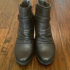 NTN Baretraps Ruby Ruched Brown Vegan Leather Bootie Women’s Size 8.5M Ankle Zip